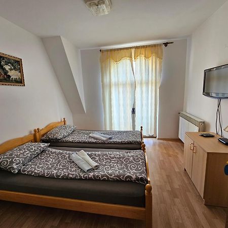Готель Aleks Sobe Баня-Ковиляча Екстер'єр фото